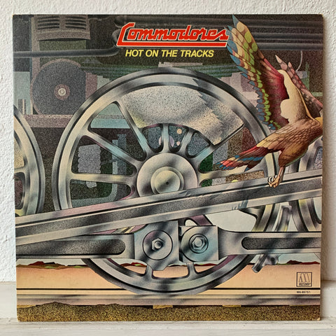 Commodores - Hot On The Tracks